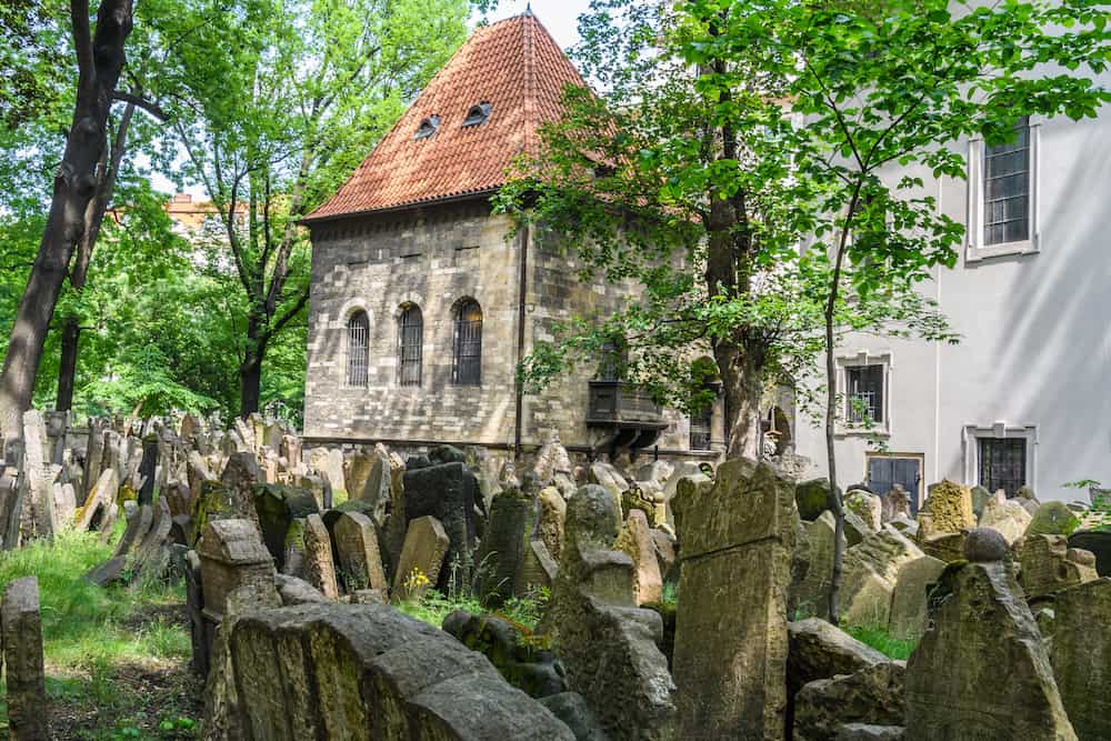 Alter Jüdischer Friedhof im Jüdischen Viertel in Prag