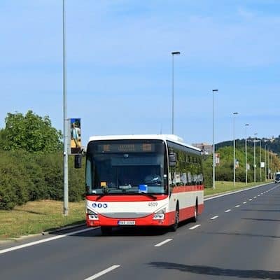 Flughafen-Transfer mit dem Airport Express Bus in Prag