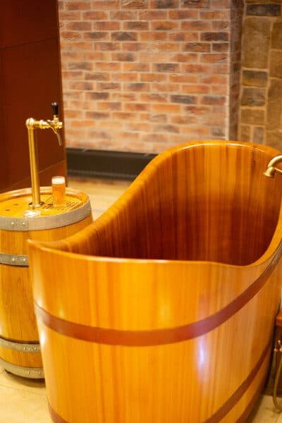 Zapfanlage und Fass beim Bier Spa