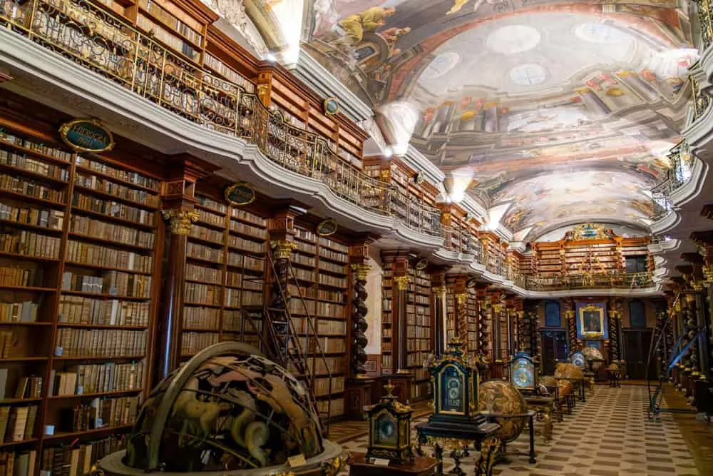 Barocker Bibliothekssaal im Clementinum
