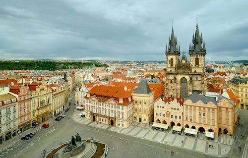 Ausblick vom Altstädter Rathausturm auf den Altstädter Ring und die Teynkirche