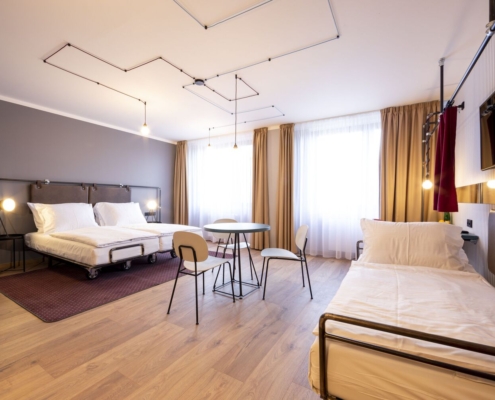 Hotel Miss Sophie's Downtown, Prag: Dreibettzimmer